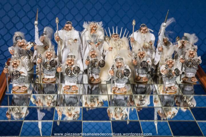 #ajedrez #cordoba #argentina #arte #artesanias #manualidades #creaciones #esculturas #reciclado #duendes #elfos #gnomos #tolkien #elseñordelosanillos #juego #coleccionismo #hobbit #hobby